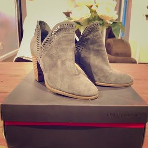 Vince Camuto Fileana booties
